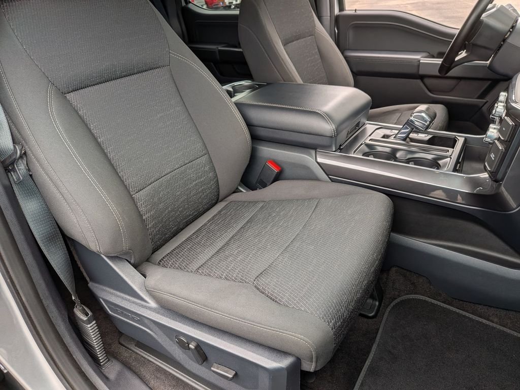 Used 2023 Silver Ford XLT image 31