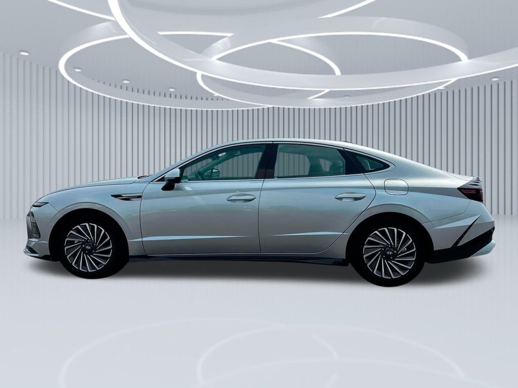 New 2025 Silver Hyundai SEL image 22