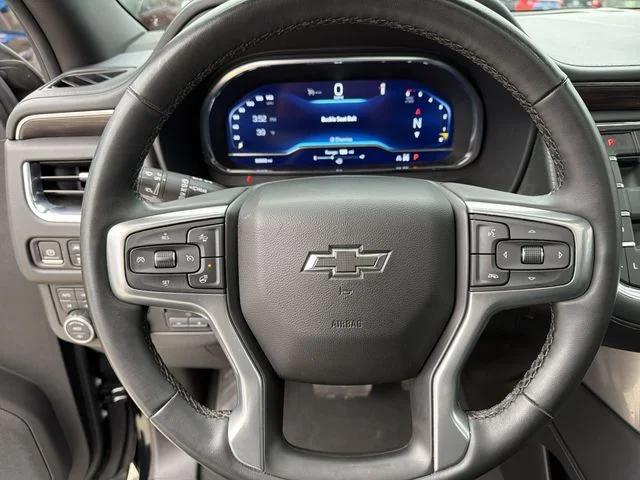 Used 2023 Black Chevrolet Z71 image 16