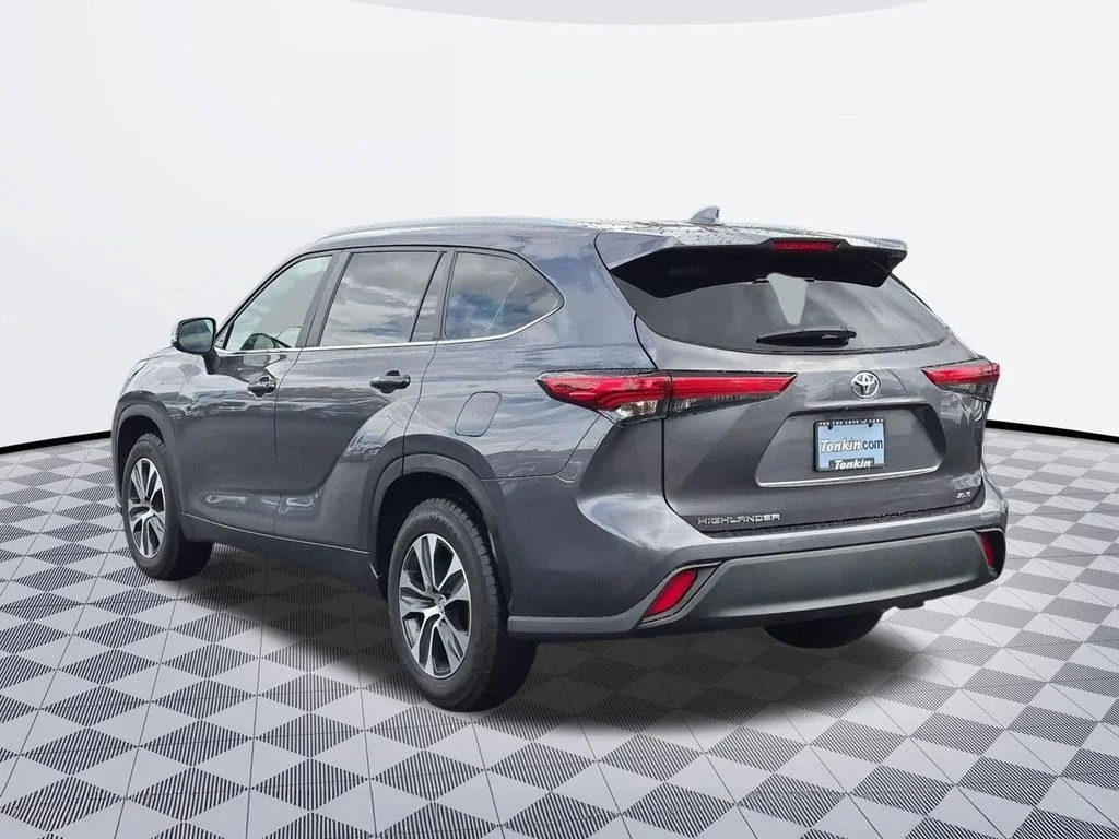 Used 2023 Magnetic Gray Metallic Toyota XLE image 3