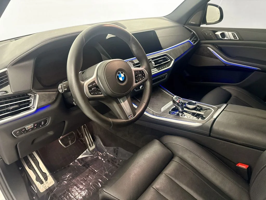 Used 2021 White BMW sDrive40i image 9