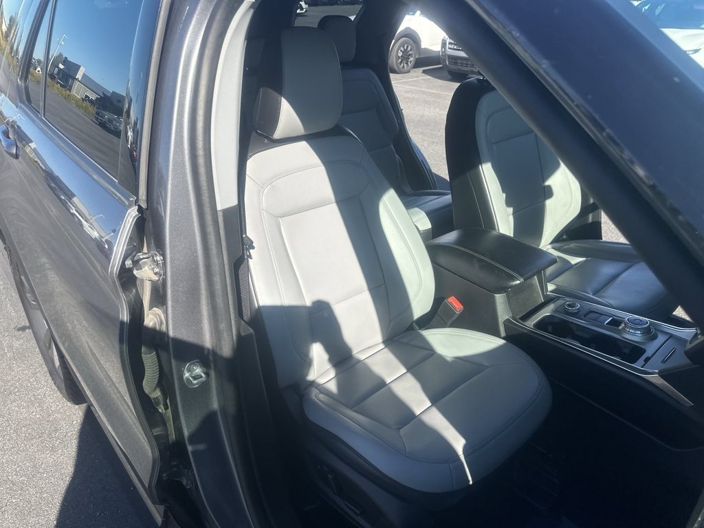 Used 2021 Gray Ford XLT image 33