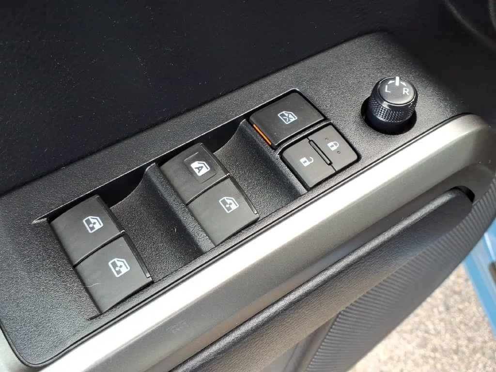 Used 2019 Blue Toyota SR5 image 13