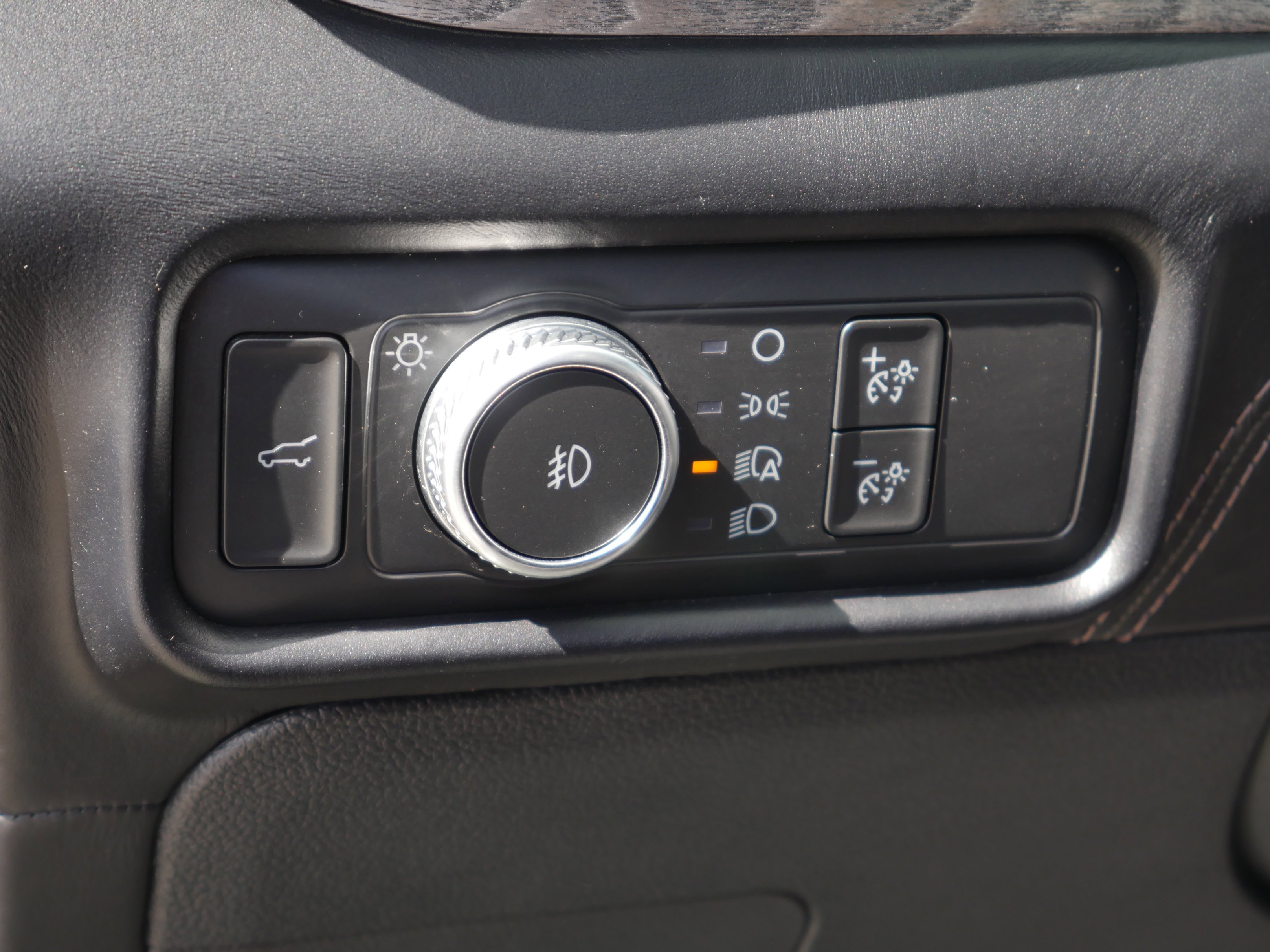 Certified Used 2020 Black Metallic Ford Platinum image 6