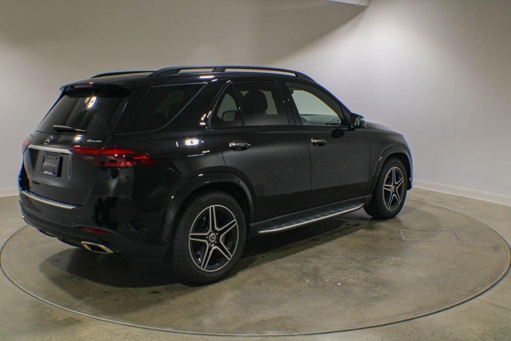Used 2025 Obsidian Black Metallic Mercedes-Benz GLE 580 image 6