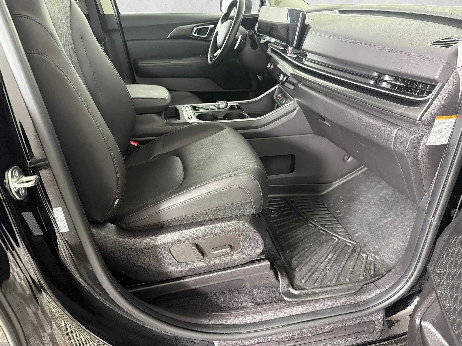 Used 2025 Aurora Black Pearl Kia SX image 15
