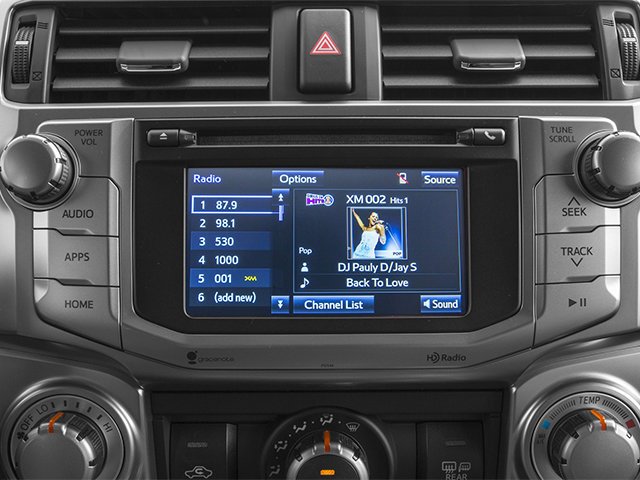 Used 2014 White Toyota SR5 image 9