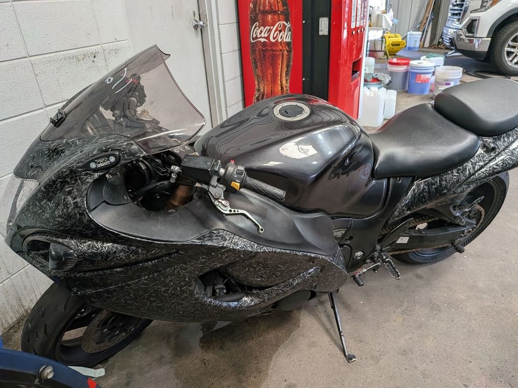 Used 2014 Carbon Suzuki Bike image 2