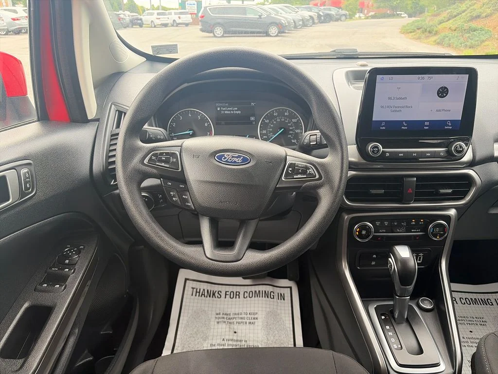 Used 2021 Red Ford SE image 14