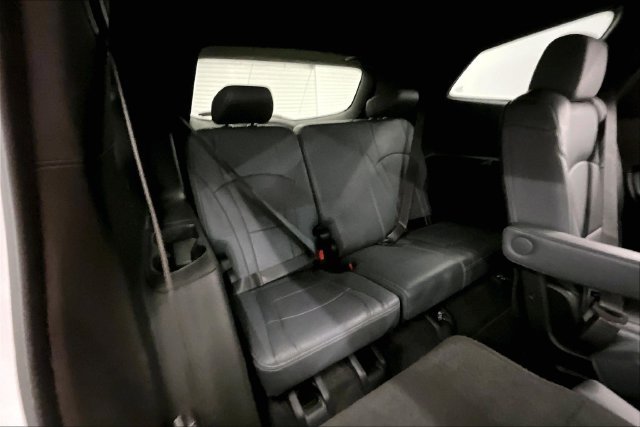 Used 2023 Summit White Buick Essence image 30