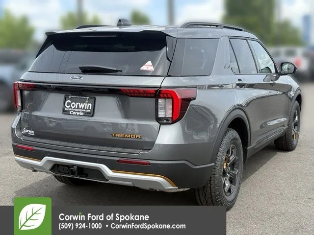 New 2026 Carbonized Gray Metallic Ford Tremor image 13