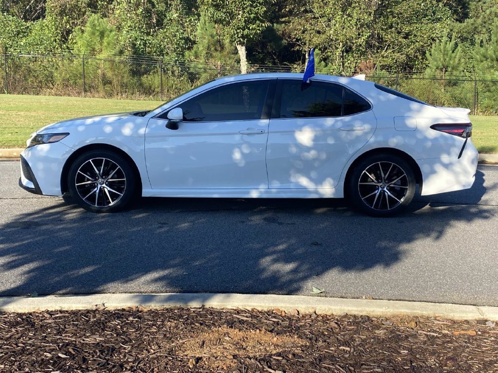 Certified Used 2023 Ice Toyota SE image 9
