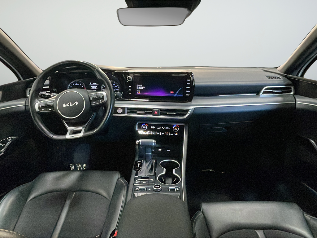 Used 2023 White Kia GT-Line image 9