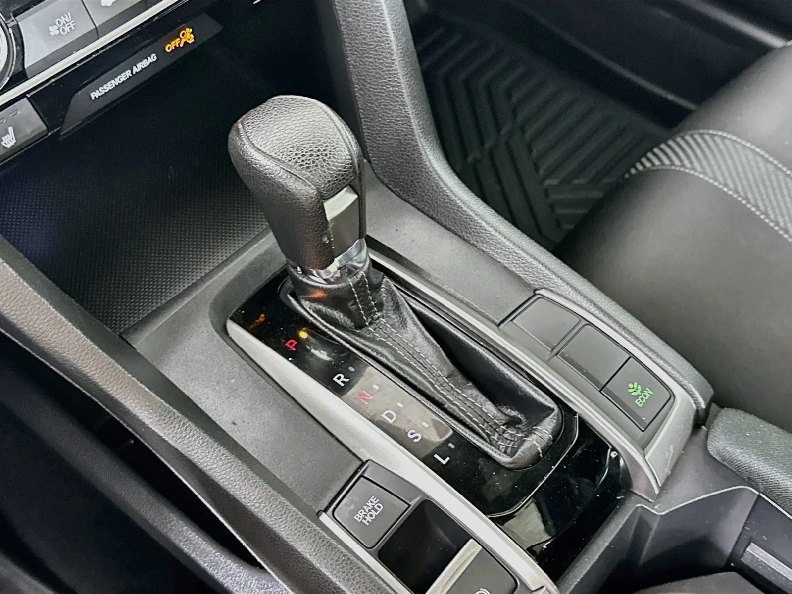 Used 2017 White Honda EX image 17