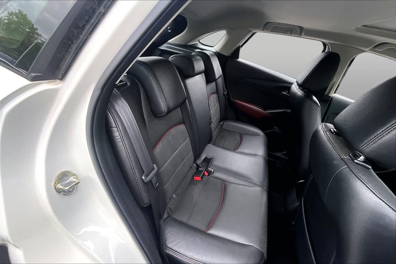 Used 2017 Crystal White Pearl Mica Mazda Grand Touring image 21