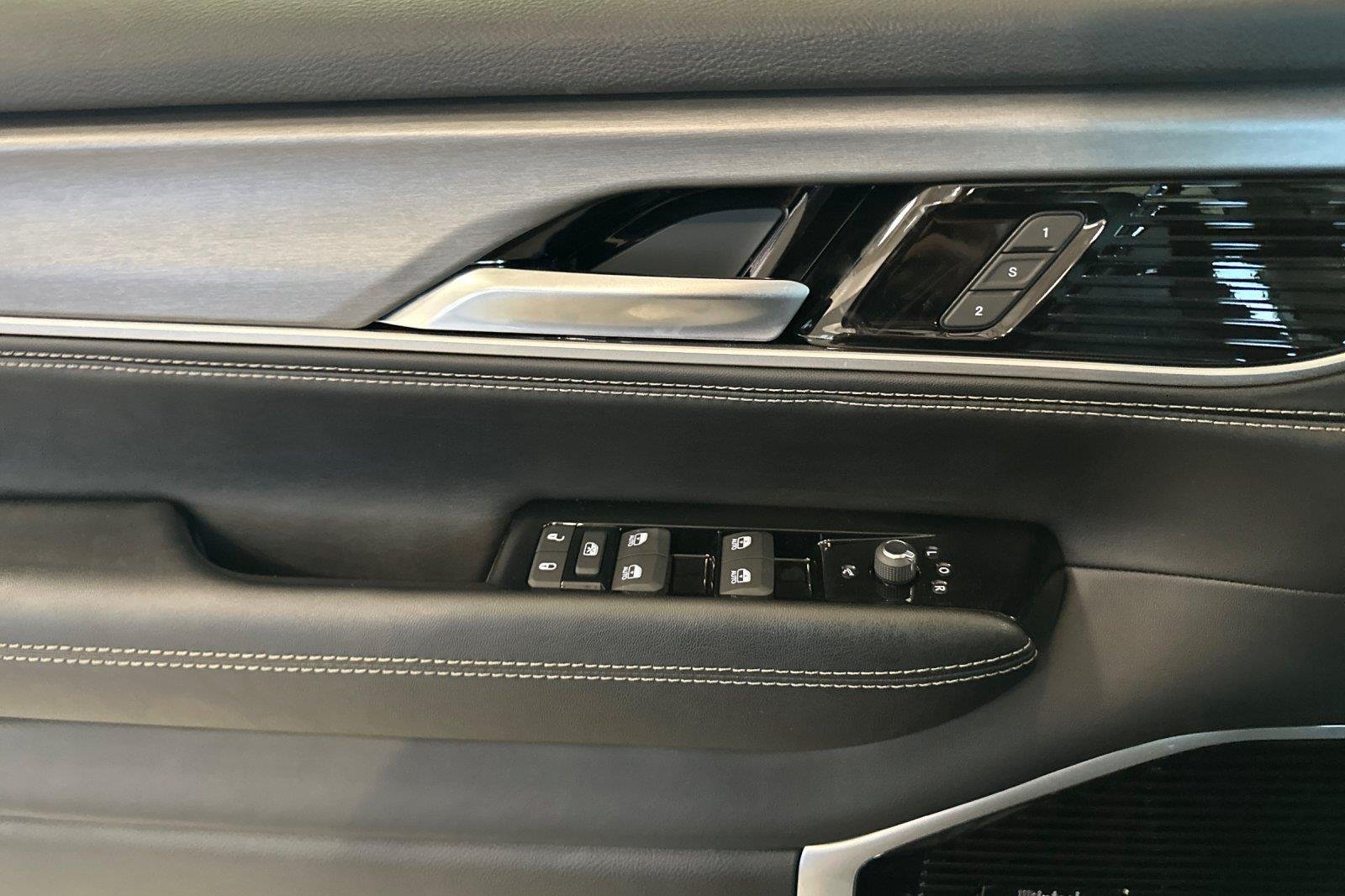 New 2026 High Gloss Black Jeep Limited Reserve image 11