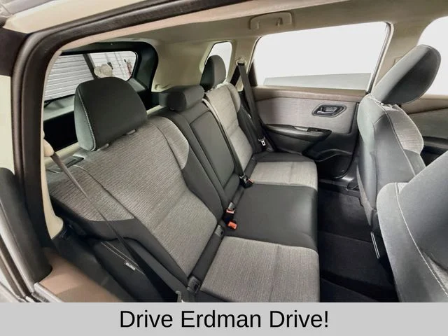 Used 2021 White Nissan S image 26