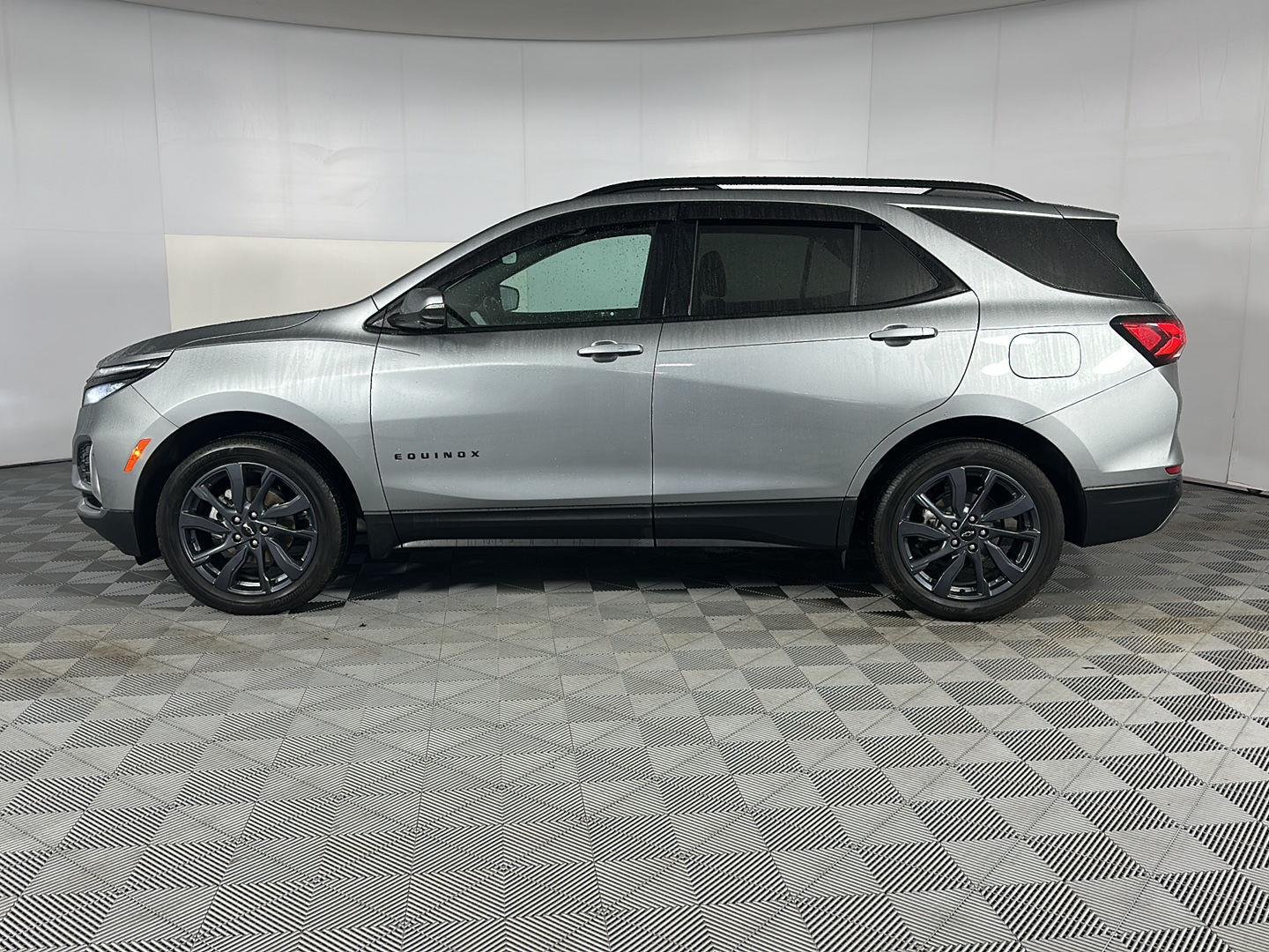 Used 2024 Sterling Gray Metallic Chevrolet RS image 4