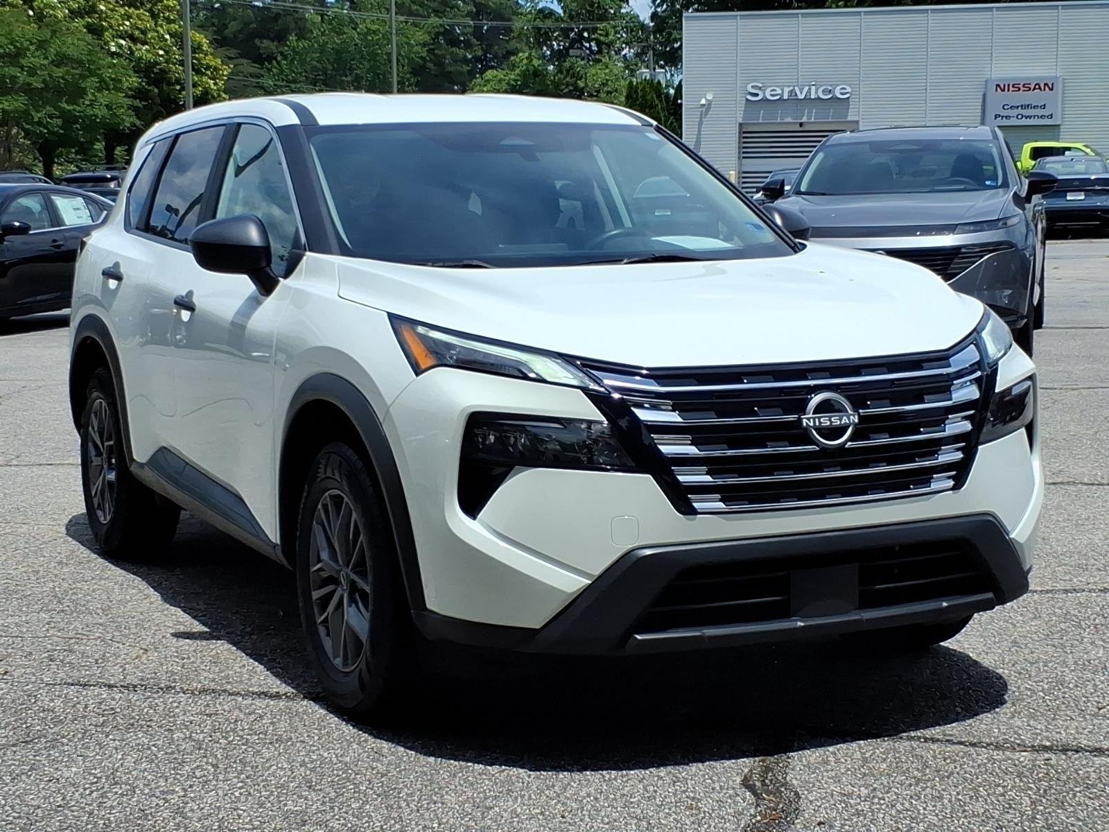 Used 2024 Glacier White Nissan S image 5