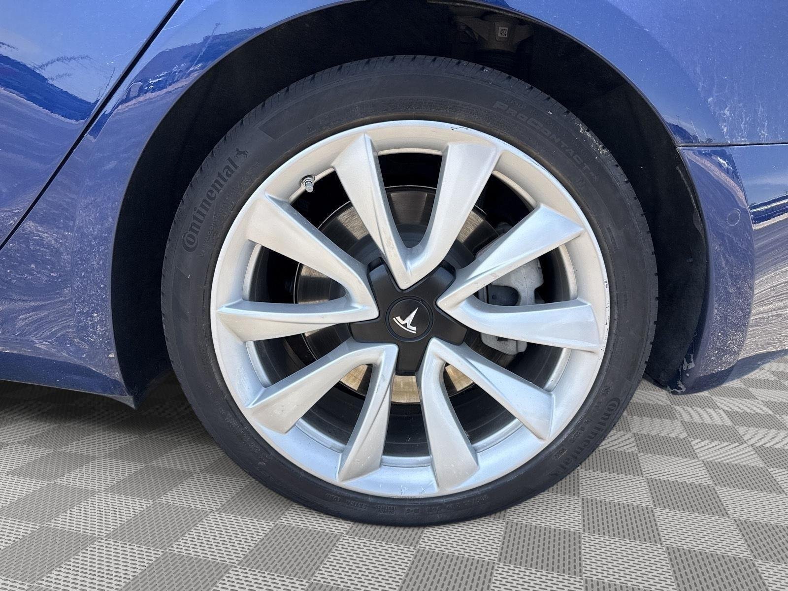 Used 2020 Deep Blue Metallic Tesla Long Range image 7