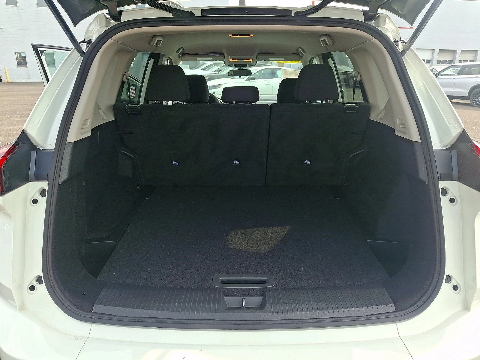 Used 2024 Glacier White Nissan S image 27