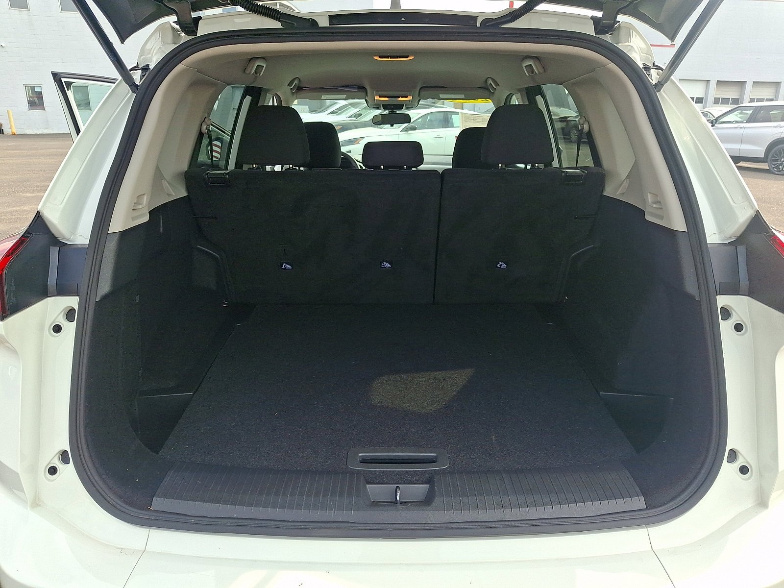 Certified Used 2024 Glacier White Nissan S image 27