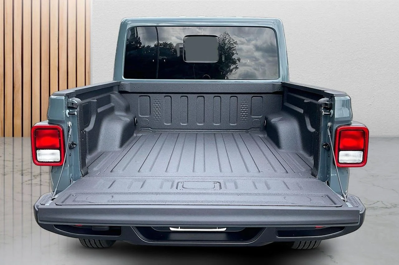 New 2026 Anvil Clear-Coat Exterior Paint Jeep Sahara image 23