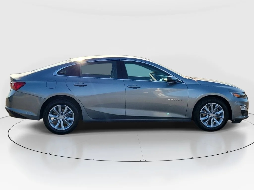 Used 2025 Gray Chevrolet LT image 7