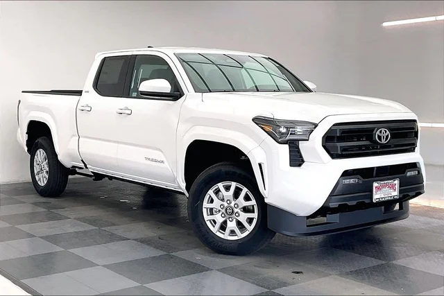 2026 Toyota Tacoma SR5 4WD