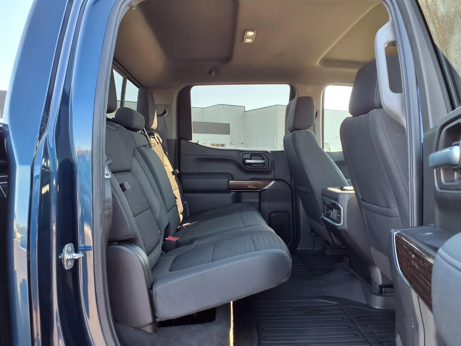 Used 2021 Pacific Blue Metallic GMC Elevation image 23