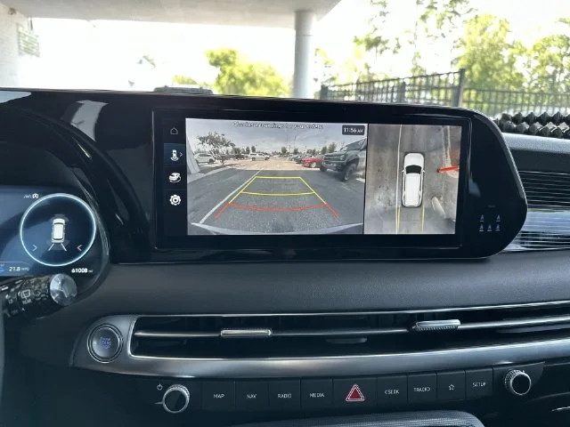 Used 2023 Red Hyundai Calligraphy image 18