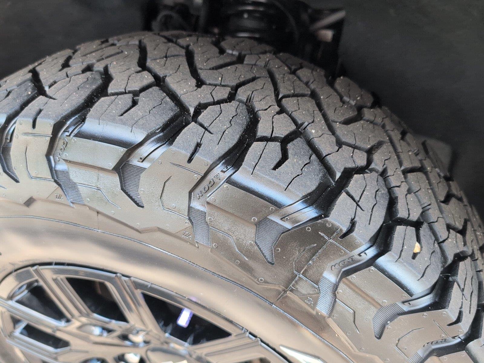 Used 2024 Glacier Blue Metallic Chevrolet Trail Boss image 10