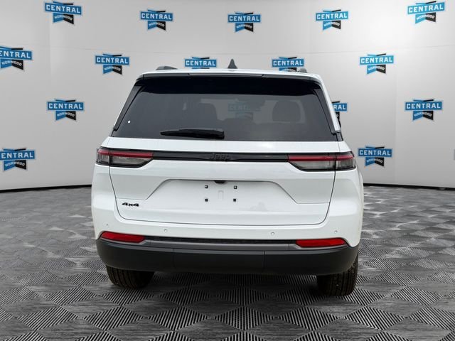 New 2026 Bright White Clear-Coat Exterior Paint Jeep Altitude image 4