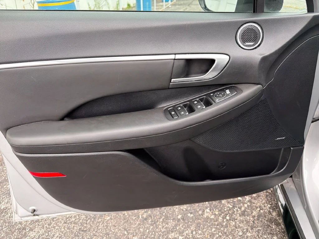 Used 2023 Silver Hyundai SEL image 27