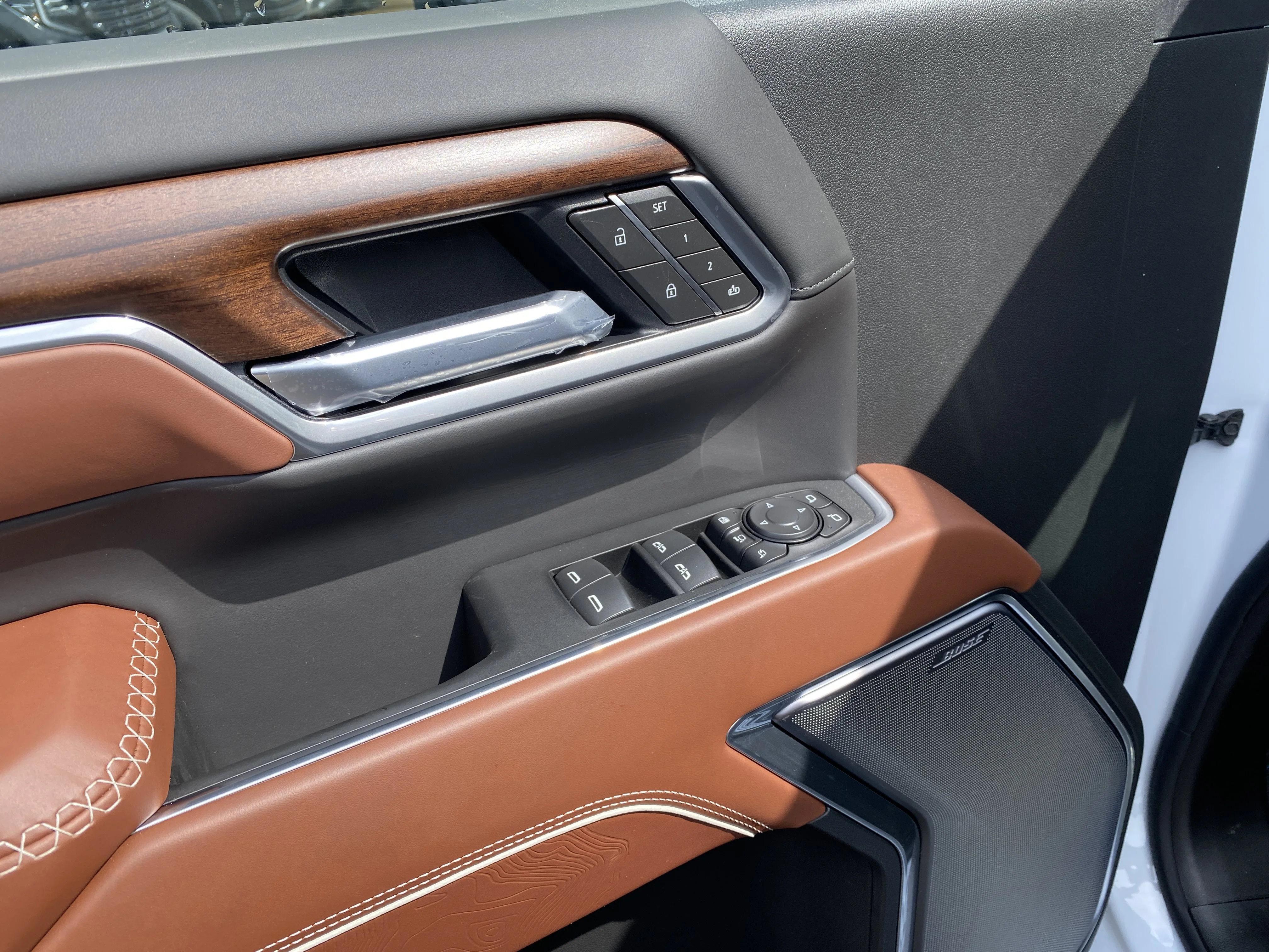 New 2026 GLACIER WHITE TRICOAT GMC Denali Ultimate image 26