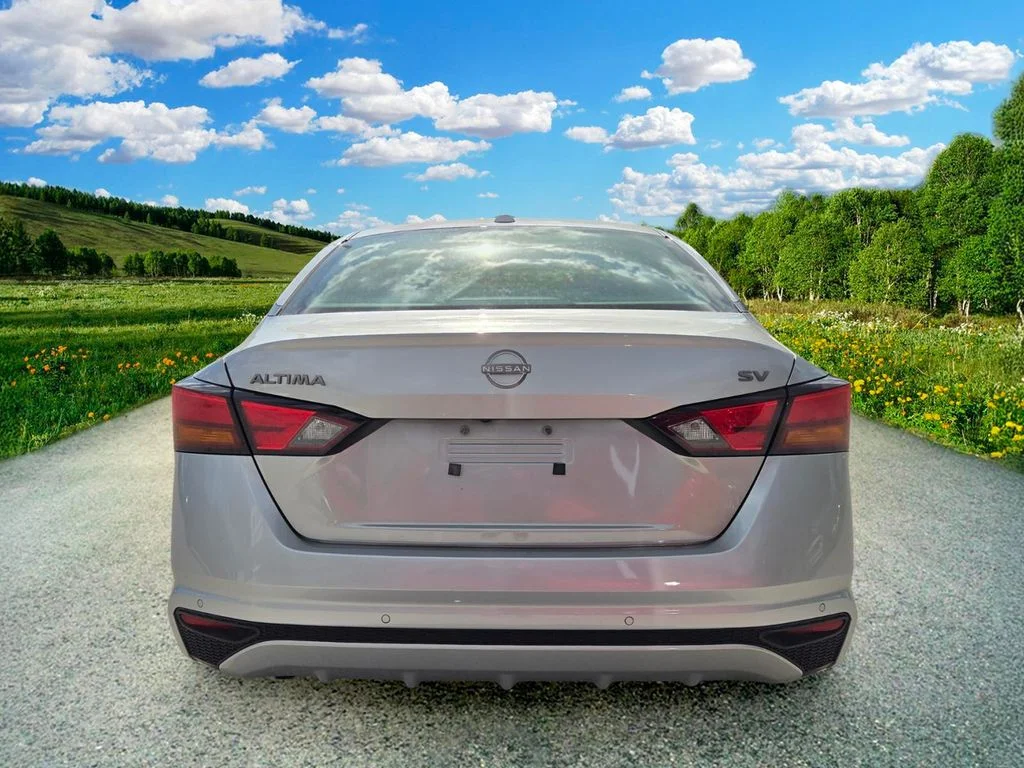 Used 2024 Silver Nissan 2.5 SV image 5
