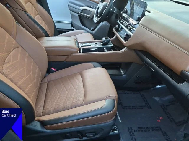 Used 2025 Black Nissan Platinum image 37