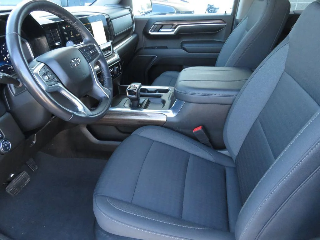 Used 2023 Summit White Chevrolet RST image 17