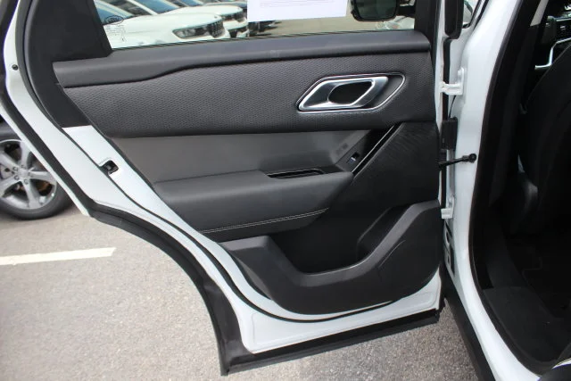 Used 2022 White Land Rover S image 20