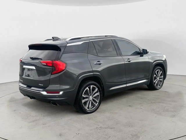 Used 2018 Gray GMC Denali image 5