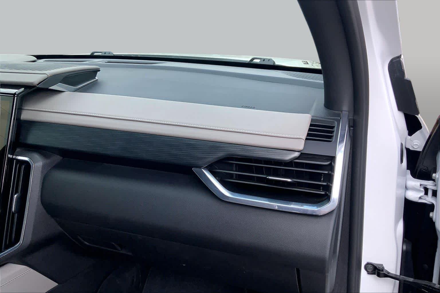 Used 2026 Summit White GMC AWD Elevation image 19