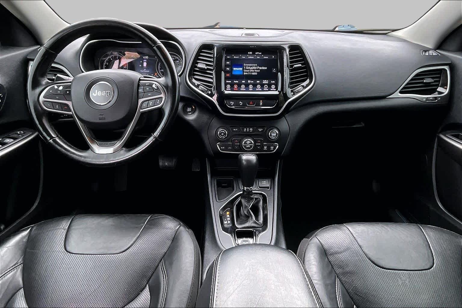 Used 2020 Diamond Black Crystal Pearlcoat Jeep Limited image 16