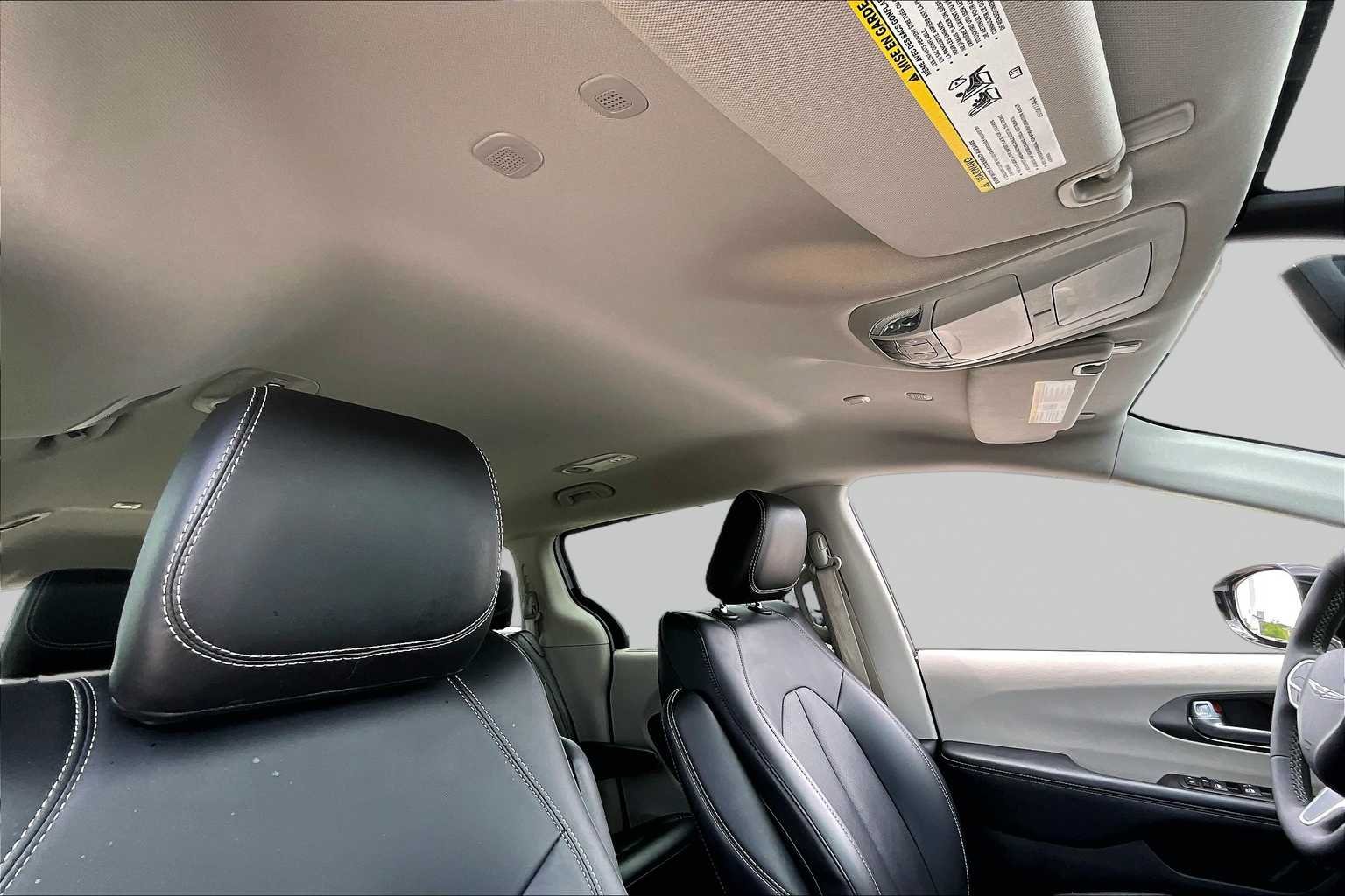 Used 2024 Bright White Clearcoat Chrysler Touring L image 12