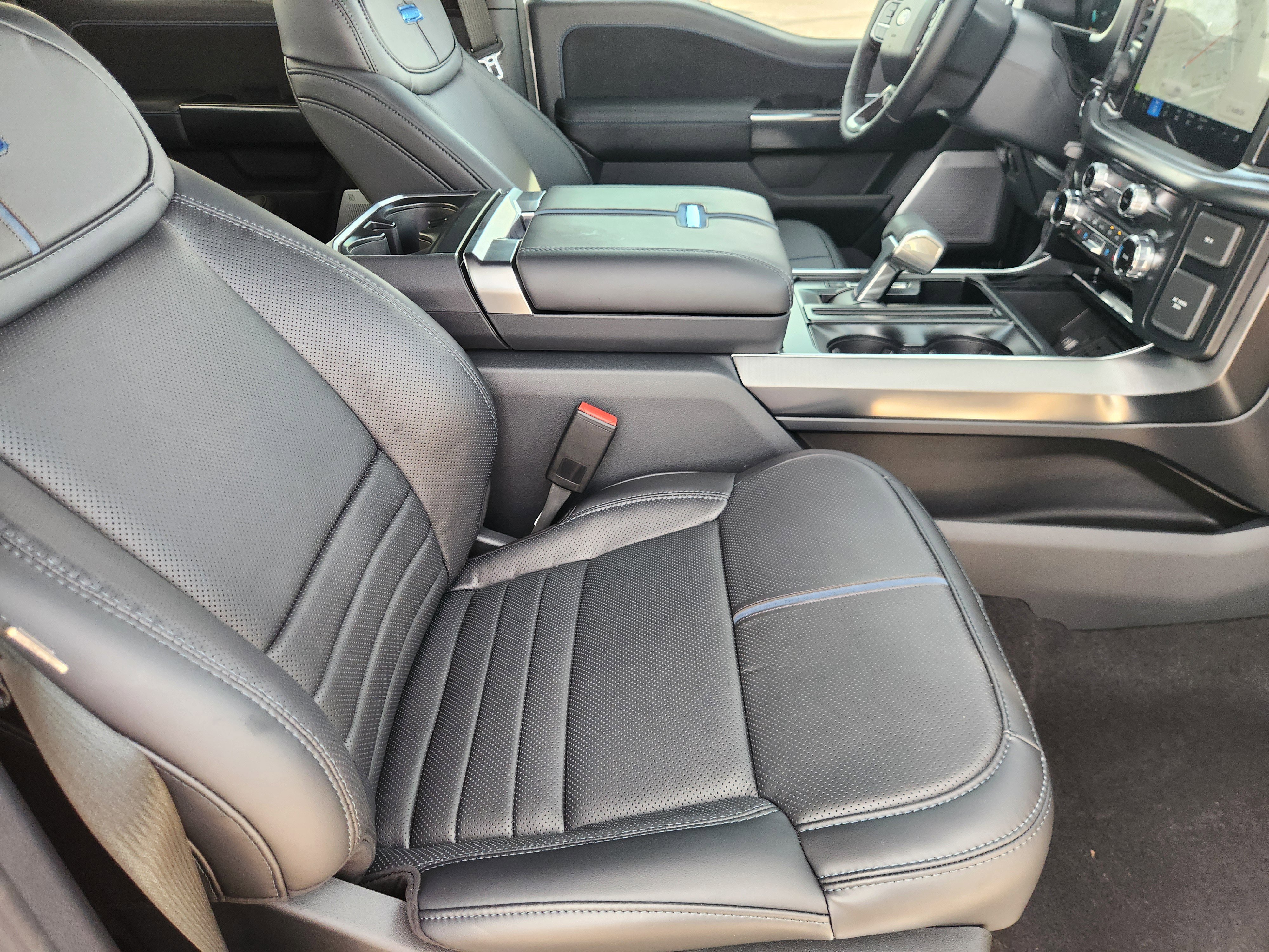 New 2025 Star White Metallic Tricoat Ford Platinum image 9
