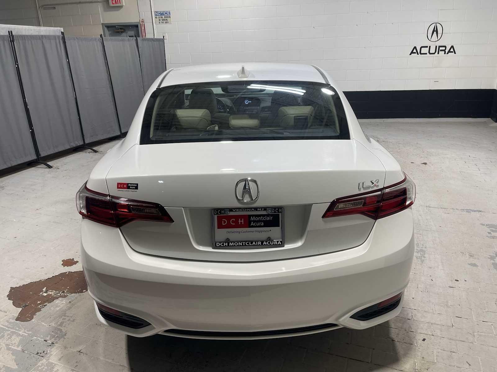 Used 2018 Bellanova White Pearl Acura  image 5