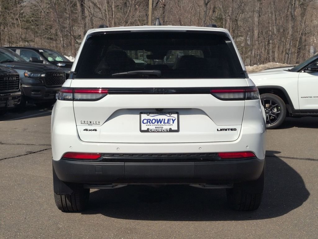 New 2025 Bright White Clear-Coat Exterior Paint Jeep Limited image 4