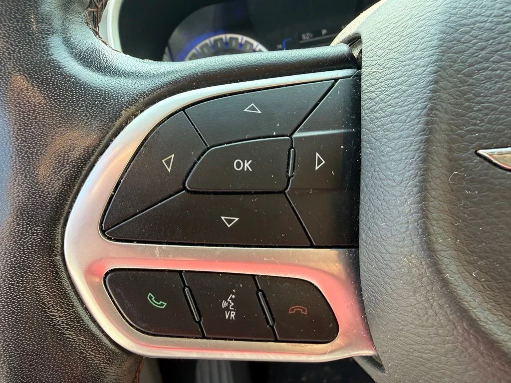 Used 2020 Silver Chrysler Touring L image 20