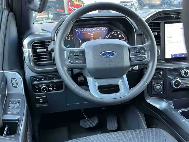 Certified Used 2023 Oxford White Ford XLT image 15