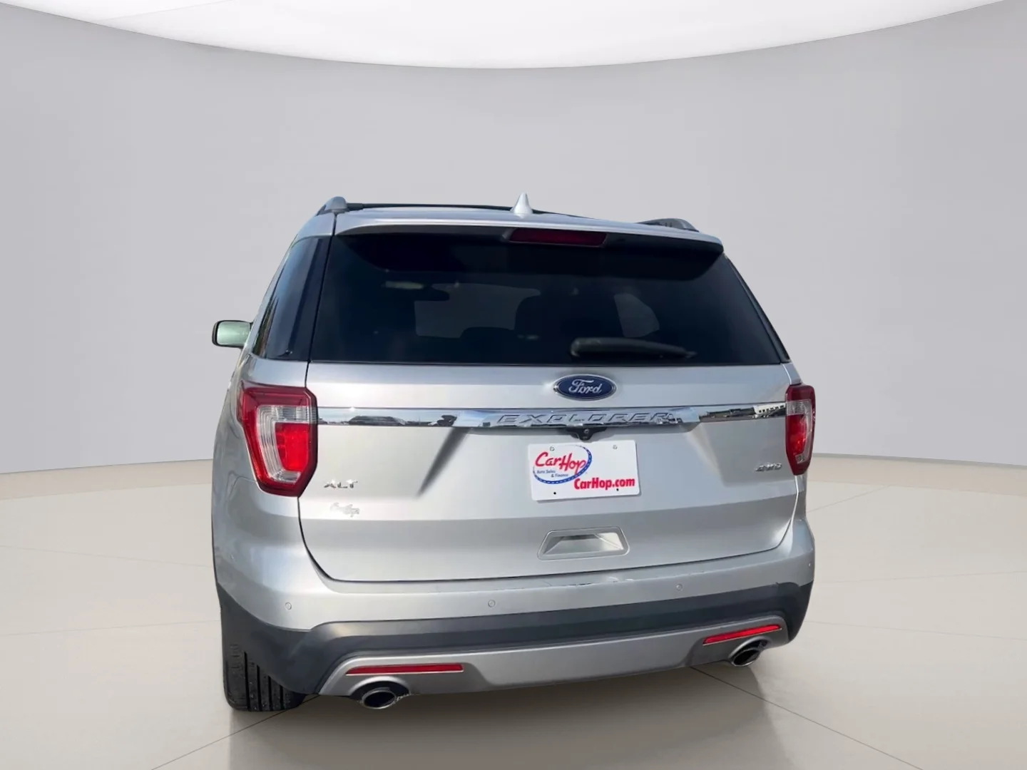 Used 2017 Silver Ford XLT image 4