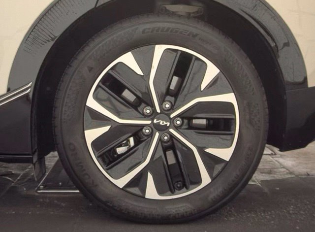 Used 2023 Glacier Kia Wind image 21